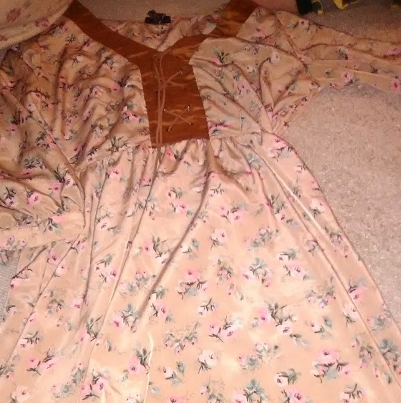 Clothes - Picture 6 of 7